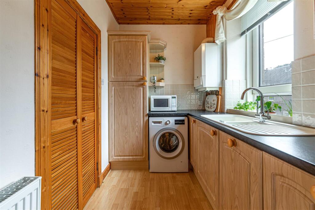 9 Douglas Place Galashiels 23.jpg