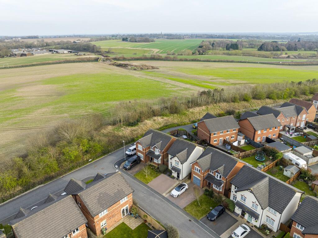 12 Franklyn drive-05