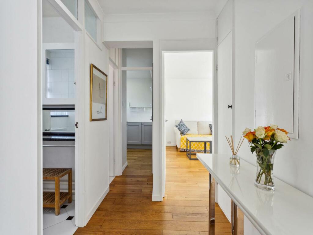 6 Gilbert House, Chu