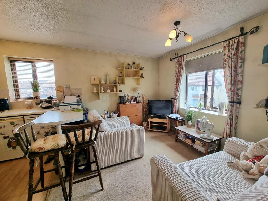 Lounge/Kitchen