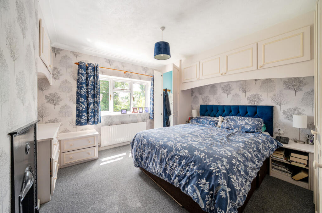 1301913-3-683db0d...