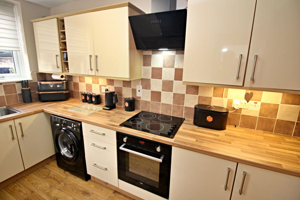 Integral oven,hob and hood