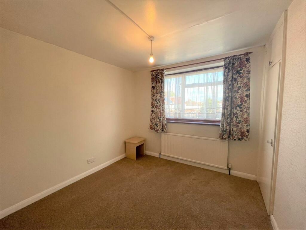 Bed 1.jpg