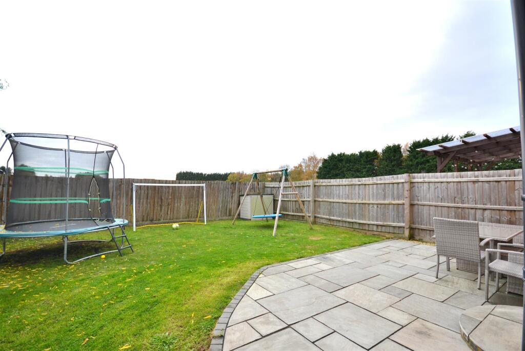garden patio_377.JPG