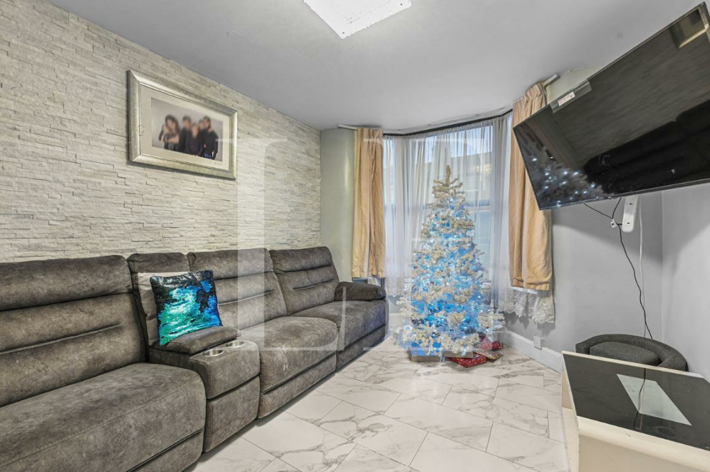 Haselbury Road  (3).png