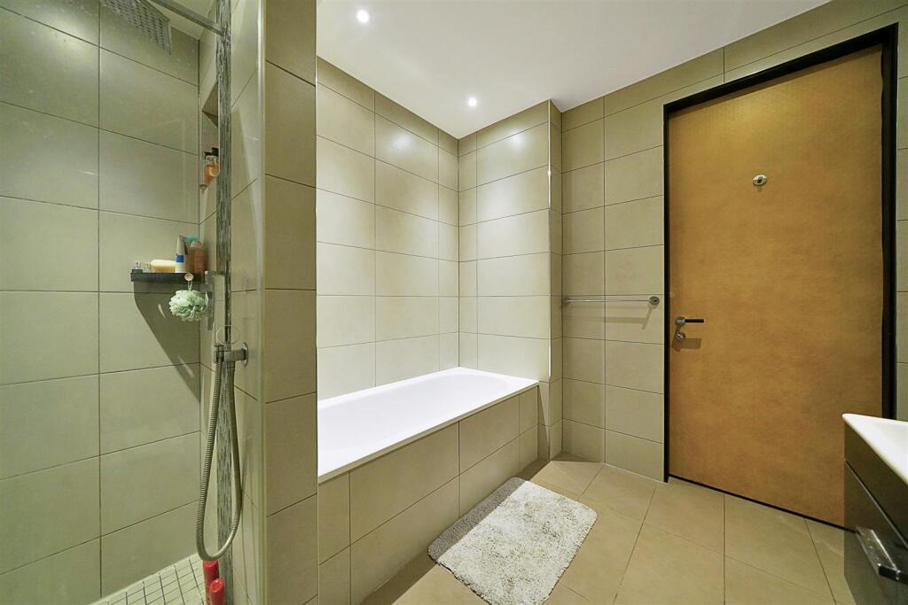 Flat 21, Crystal Court - mw21Pn4T7uPx80bBR5X8.jpg