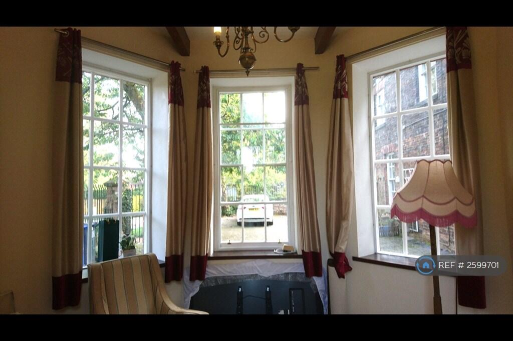 Octagon Room View To Courtyard