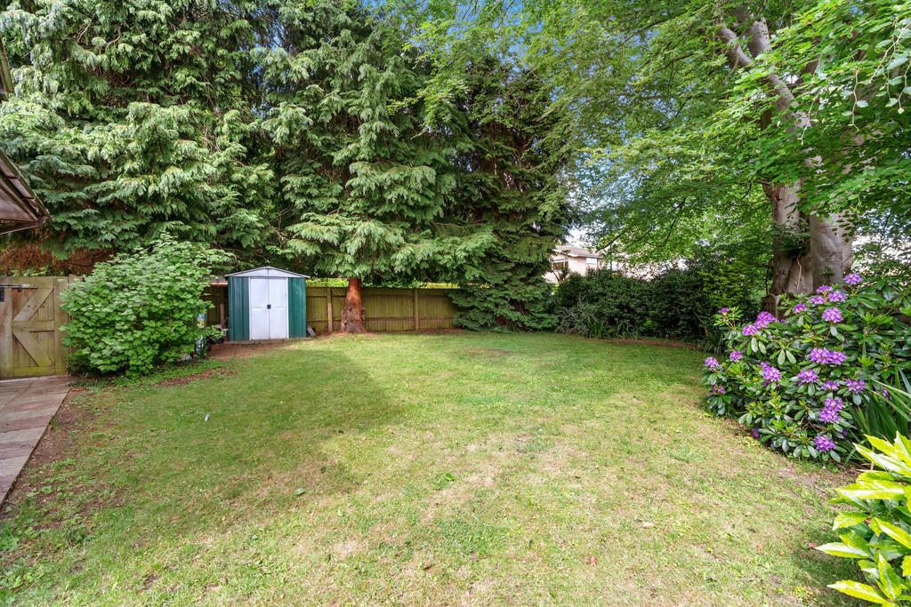 6 Hawkesworth Dri...