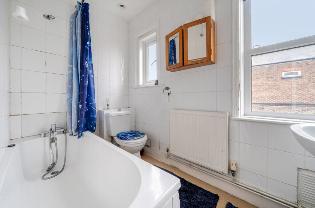 1383082-15-693819...