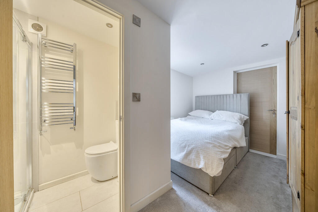 1360643-6-68dd6ef...