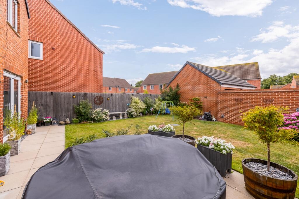 8 Swift Gardens (Kirton)-11