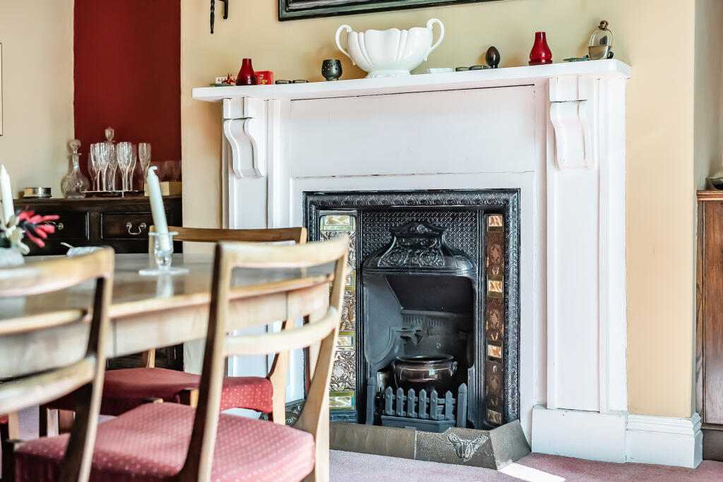 1316505-18-686eb90bdd0c5