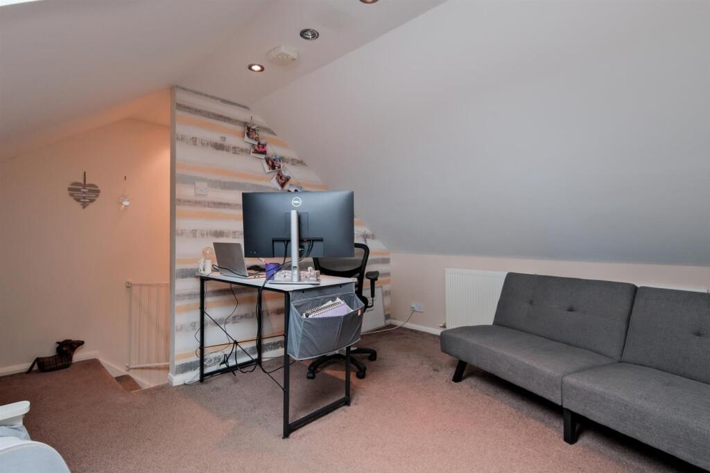 034-34 St Nicholas Road Lanark ML11 7AX.jpg