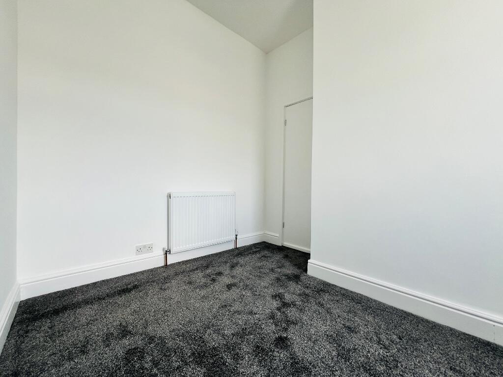 Bed 2 (Rear)