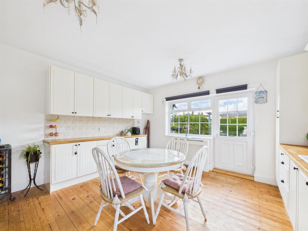 Kitchen/Dining Room