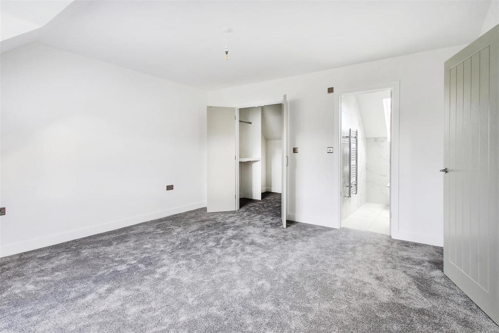 Bedroom Suite With Shower Room (ii).jpg