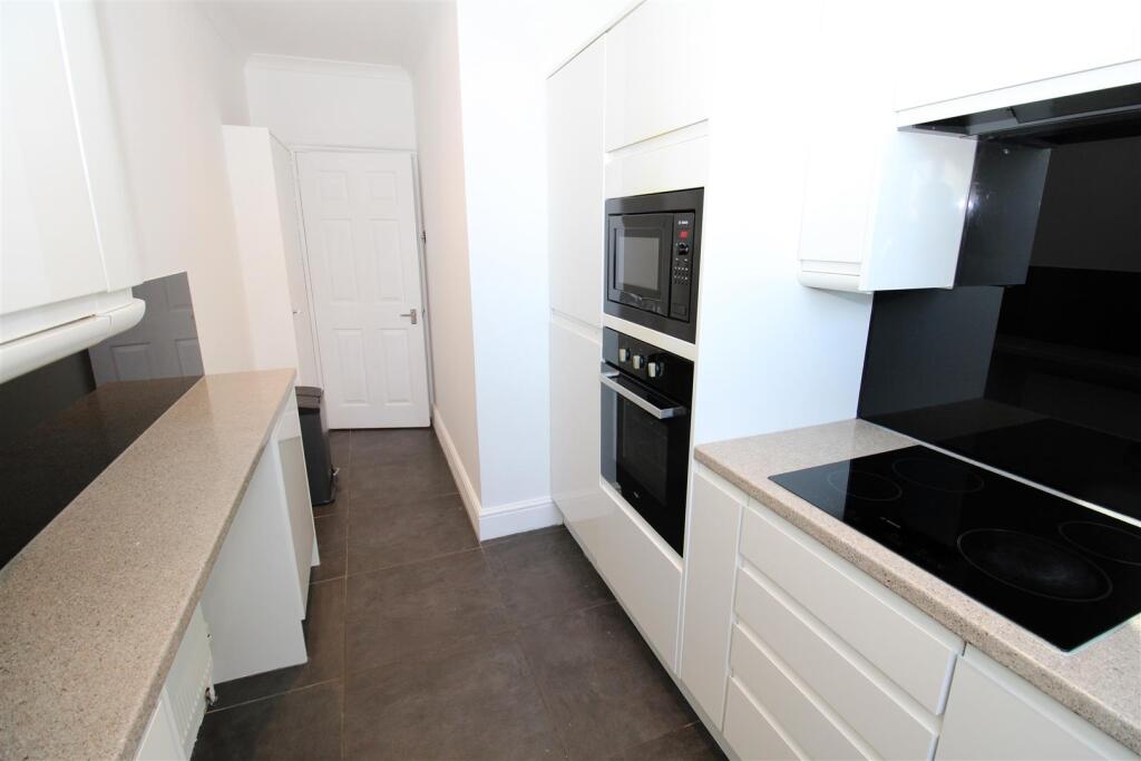 NEW KITCHEN3.JPG