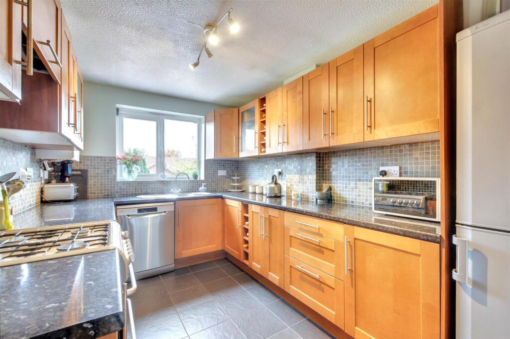 Kitchen_1.jpeg