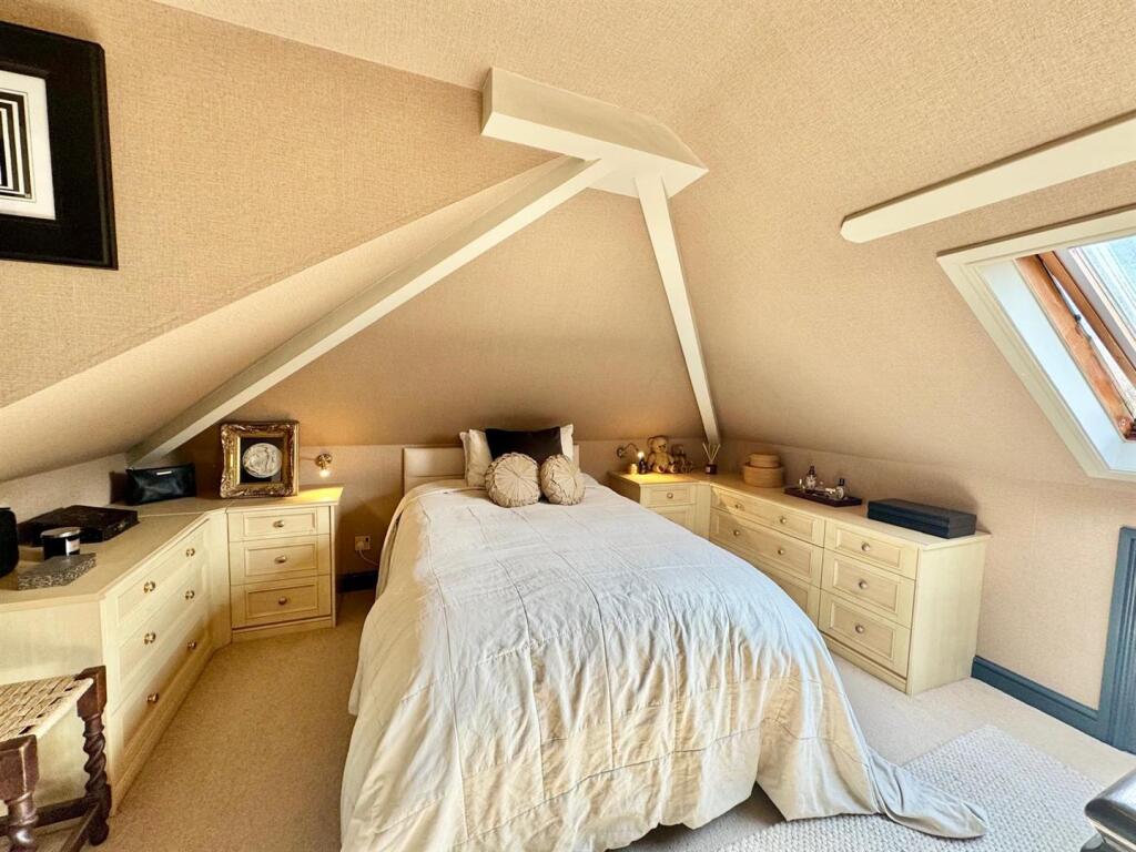 PHOTO-2025-04-07-20-42-23 (3).jpg