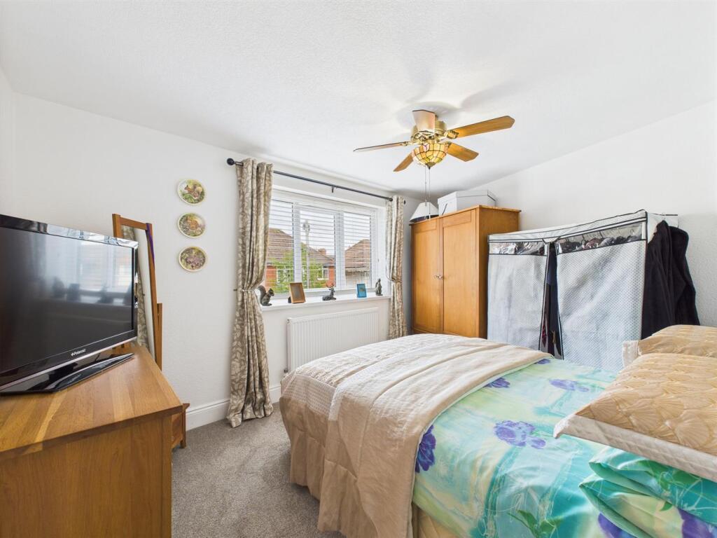 Bedroom: