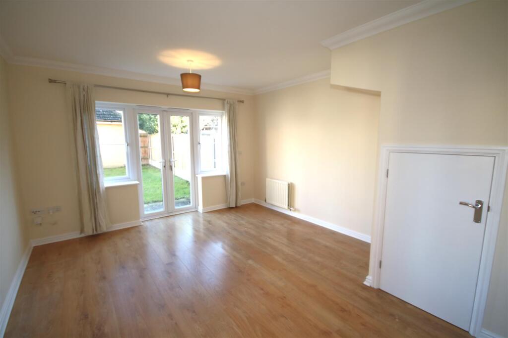 Living Room a.JPG