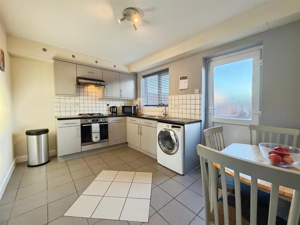 fea4132f--464A-9A56-CC59575E0B92-66107-00001A95C07