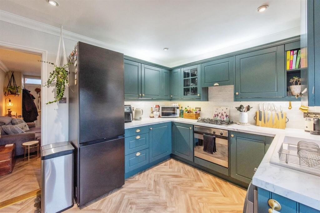 Serg 5 KitchenDiner 1.jpg