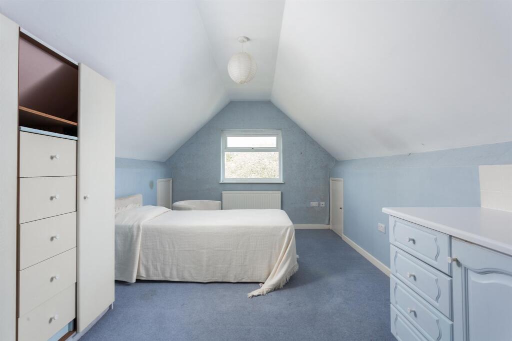 First Floor En Suite Bedroom