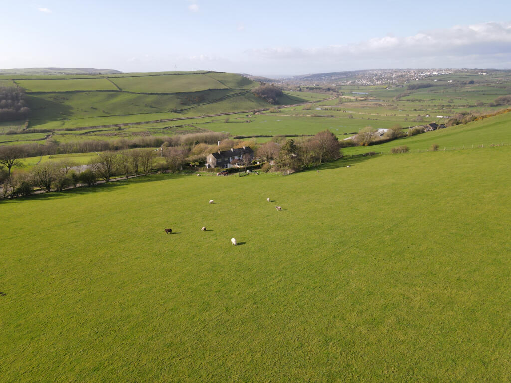 Approx. 4.647acres