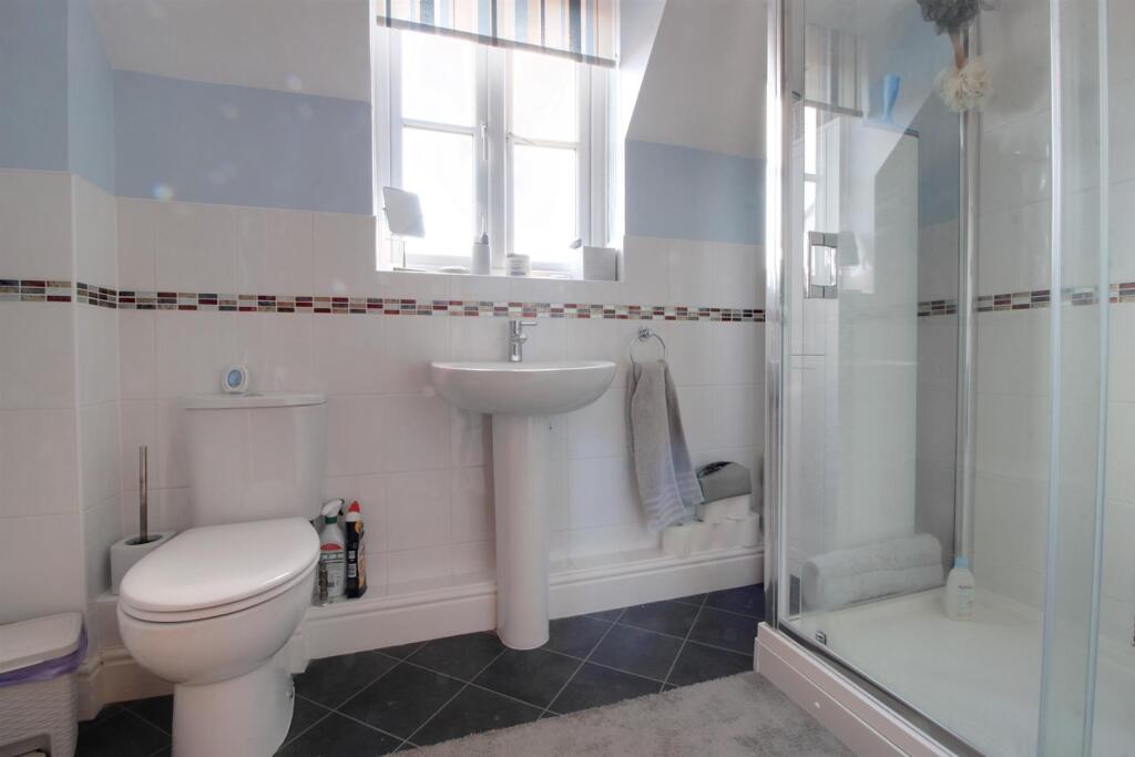 Shower Room.jpg