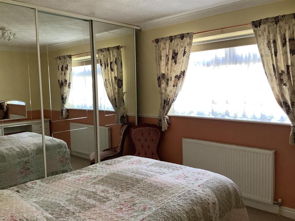 Master Bedroom (G.F)
