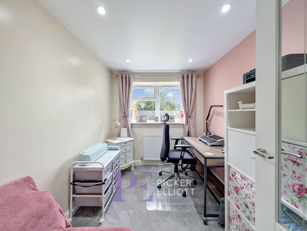 Bedroom / Office