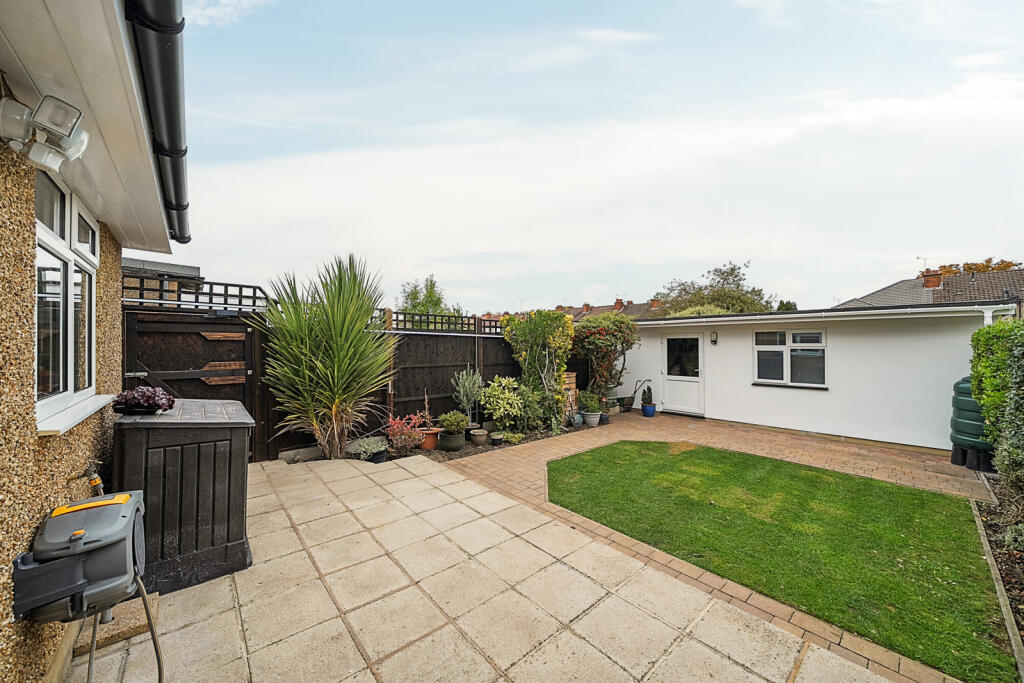 1369149-3-68efefd...