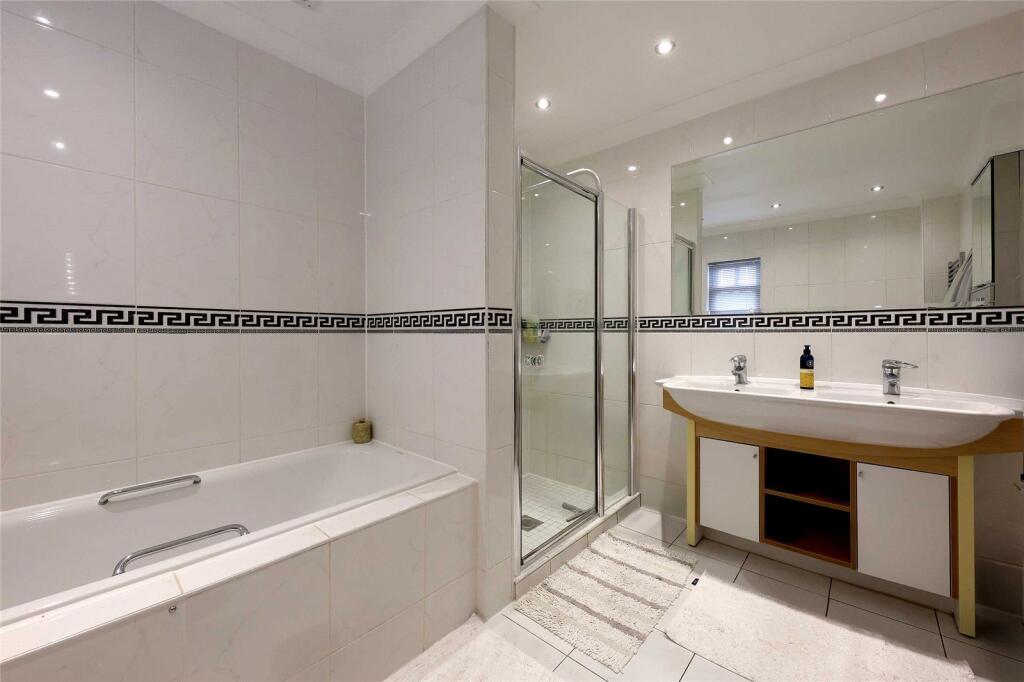 Bath/Shower Room