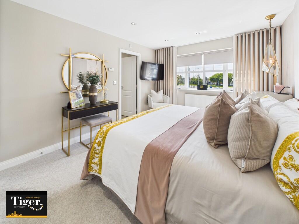 CAM02176G0-PR0661...