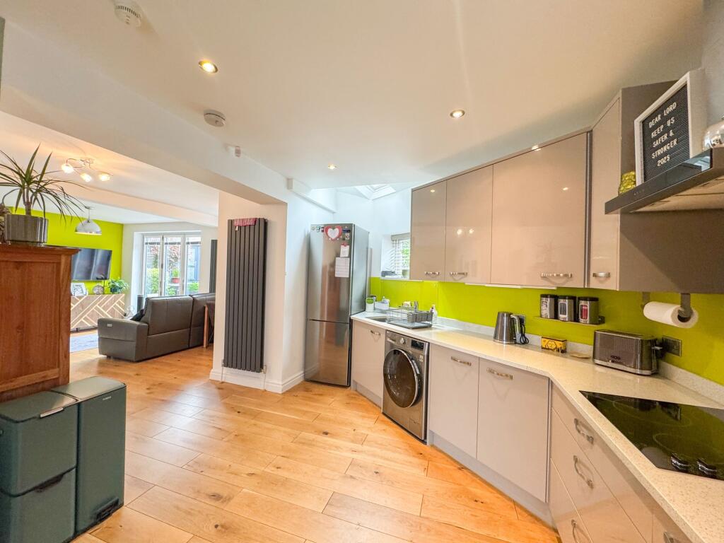 Kitchen / Diner / Lounge