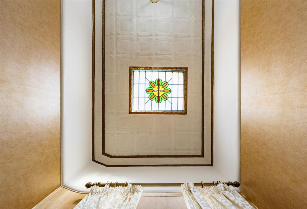 Landing Ceiling