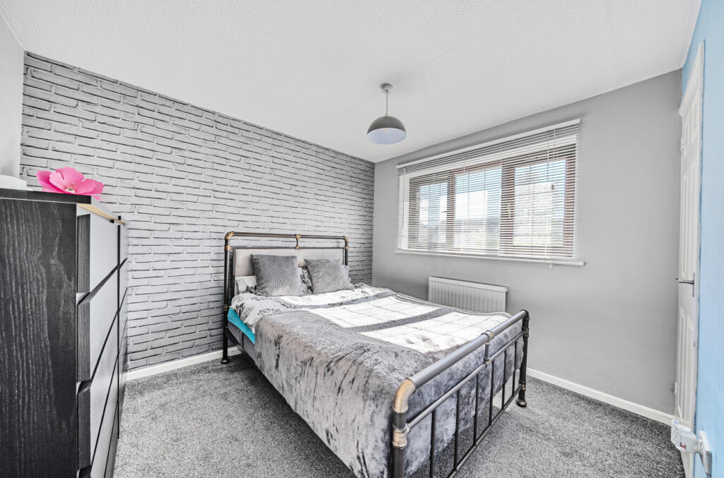 12953503868277e338e770arw