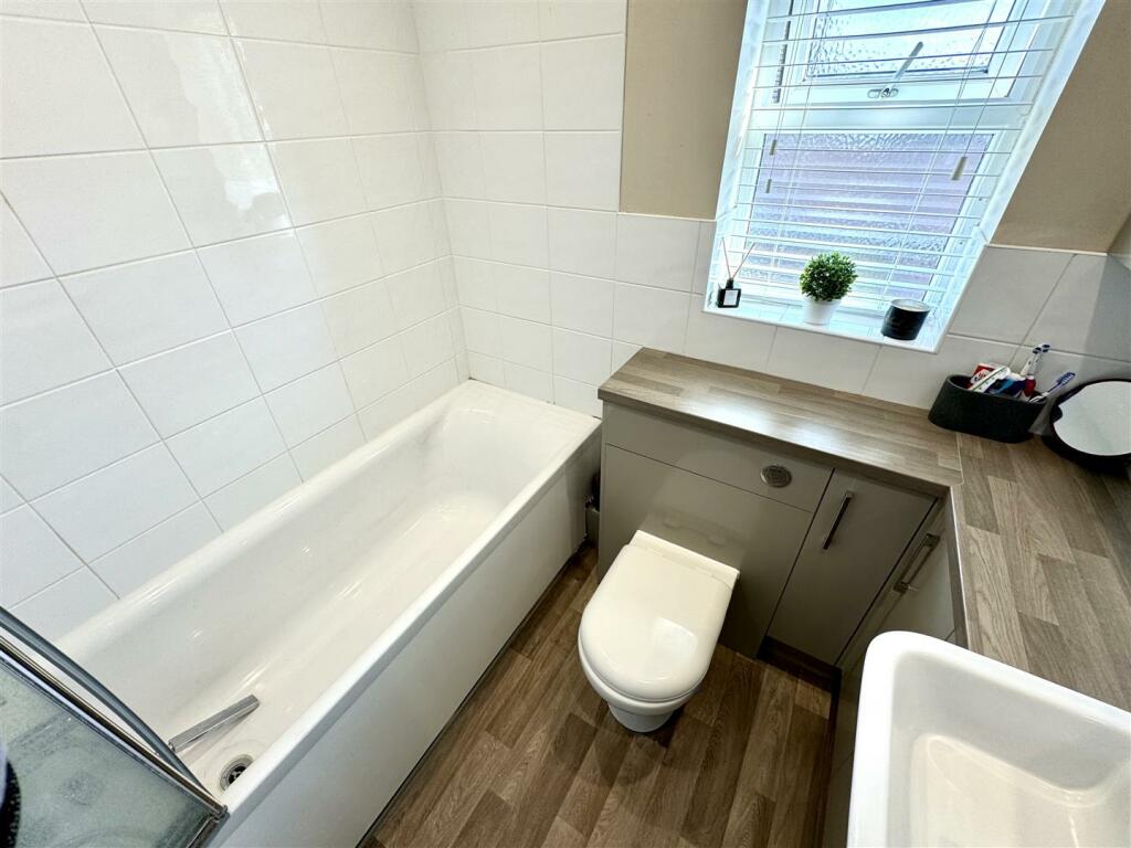 BATHROOM: