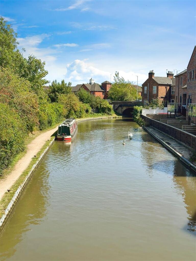 7007c99d--4A92-B500-E7F8C8F777F0-75303-00001A5A782