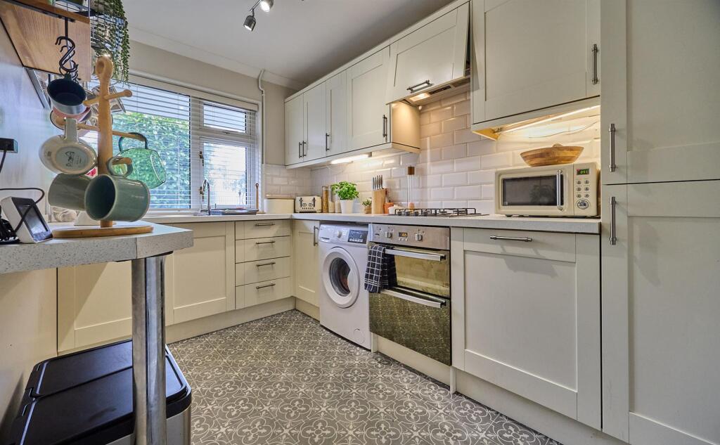 Refitted breakfast kitchen to front