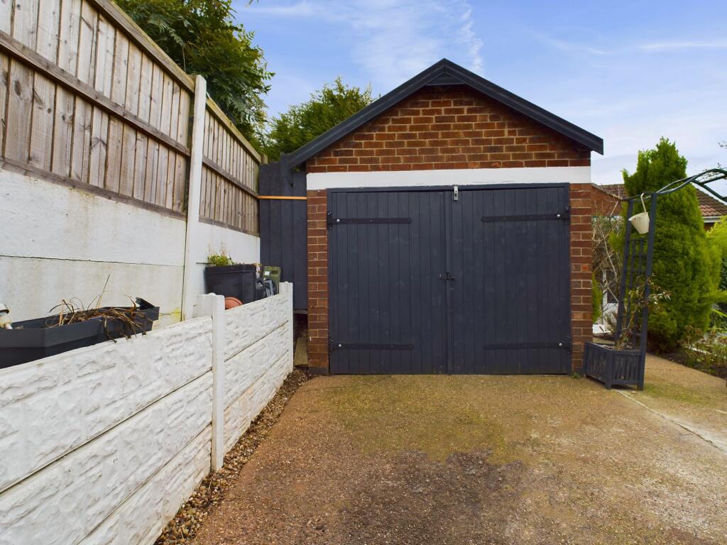 Detached Garage