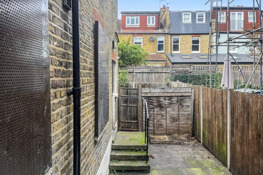 117 Penwith Road, Earlsfield, London SW18 4QE