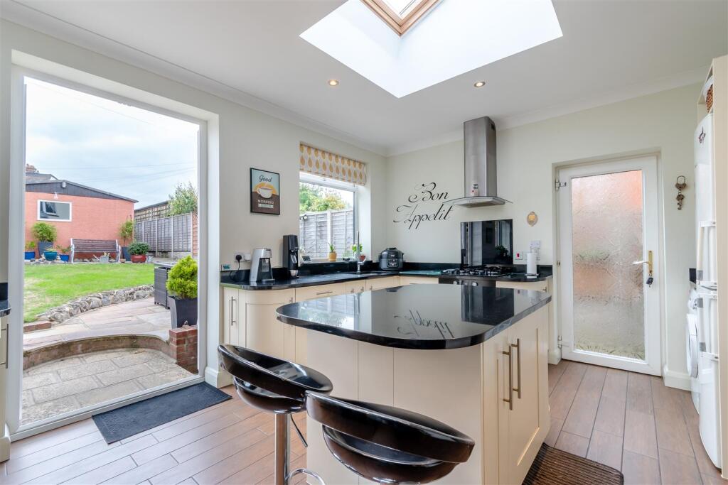 8664282-interior11.jpg