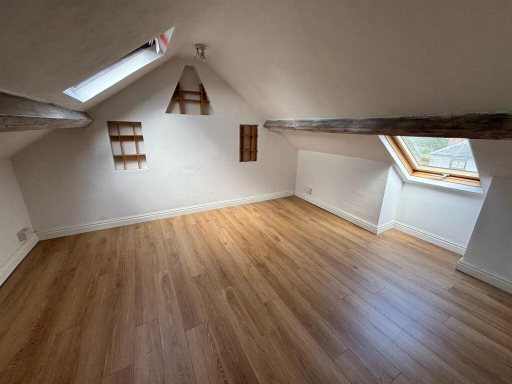 Bed 4/Attic