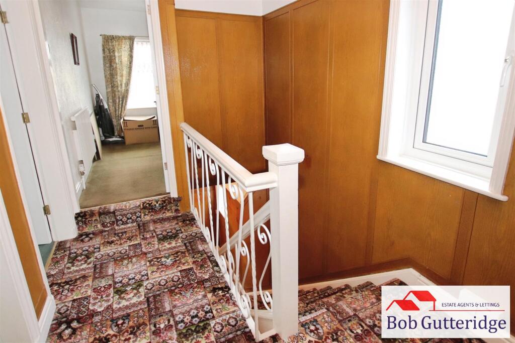 FIRST FLOOR LANDING