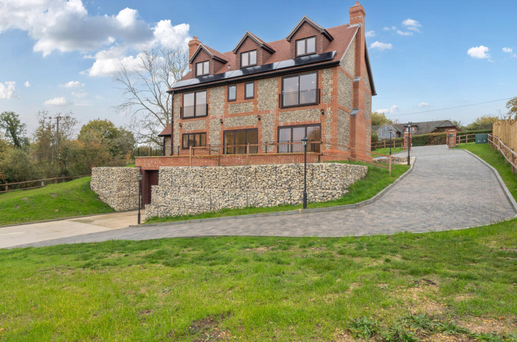 1372929-1-6902374...