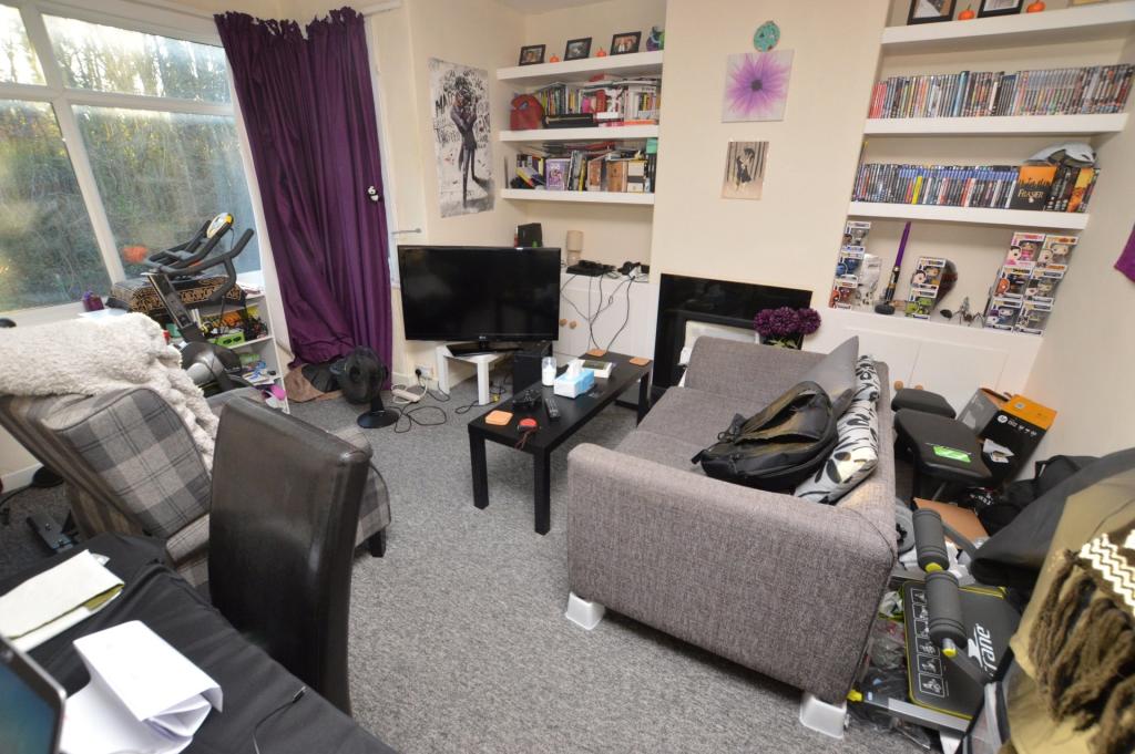 Living Room (62a)