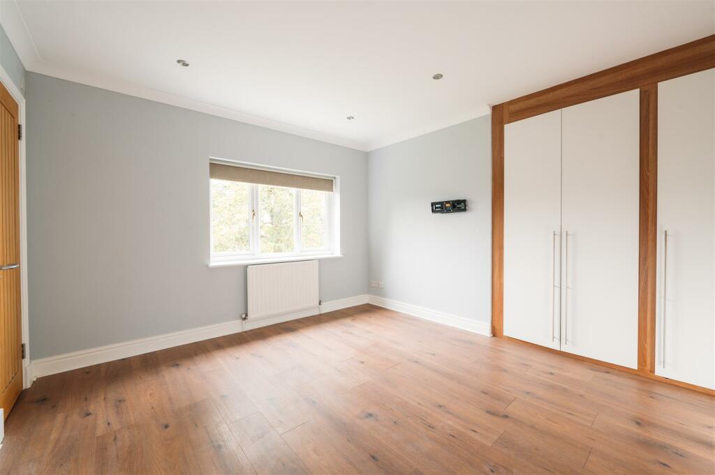 1 Woodside Gardens, Hitchin-24.jpg