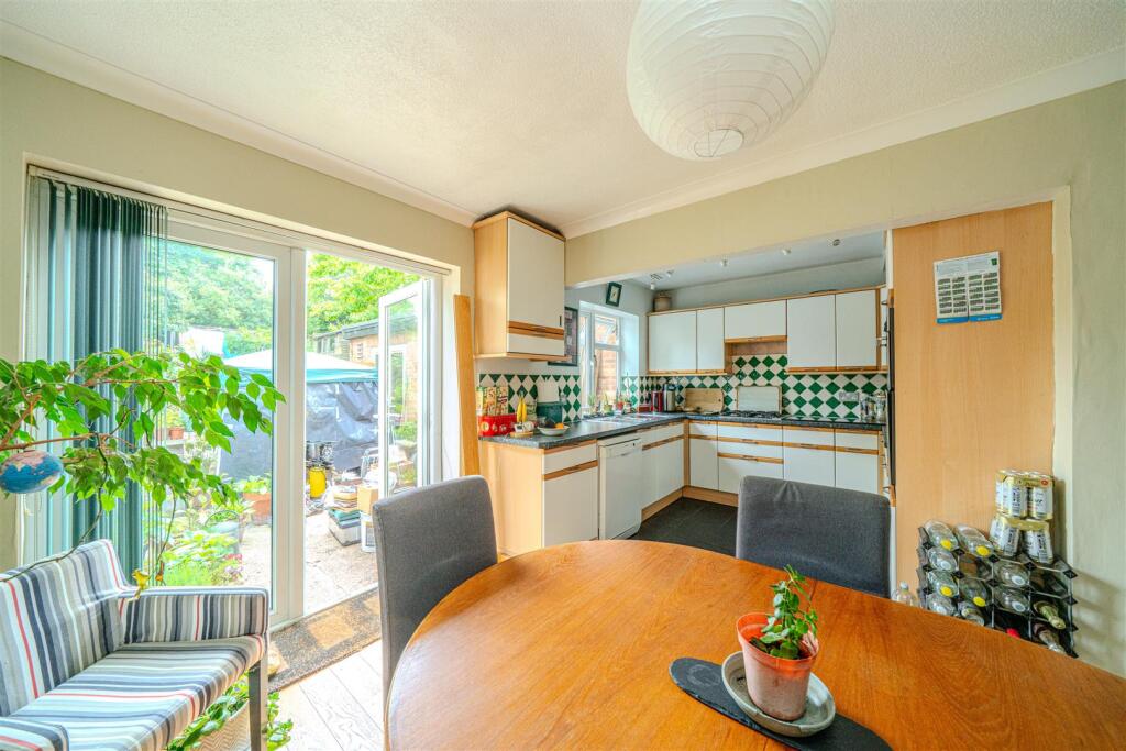 50-Langley-Crescent-1017.jpg